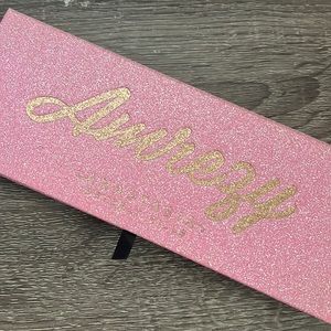 Amrezy palette not sold anymore
